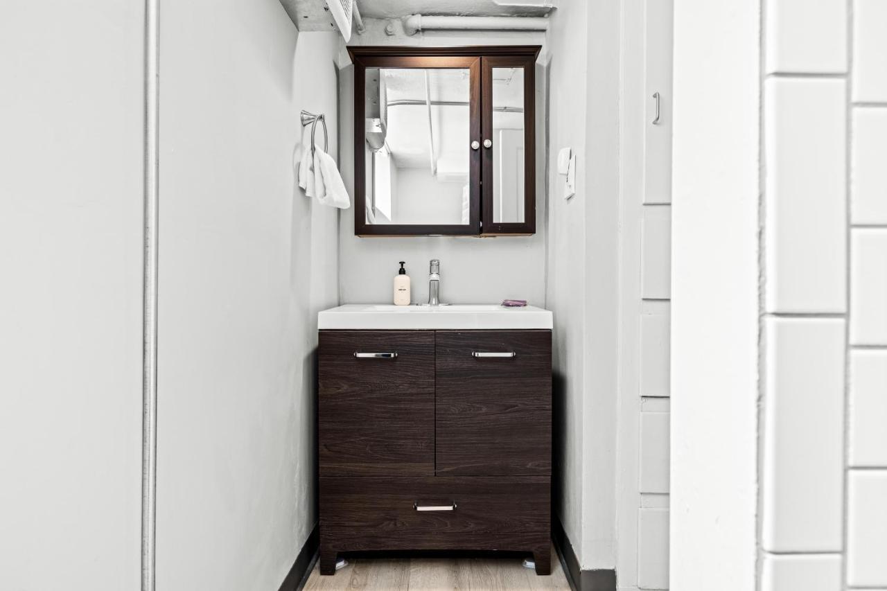 Contemporary Finishes - Studio Apt - Sloans Lake Denver Exterior photo